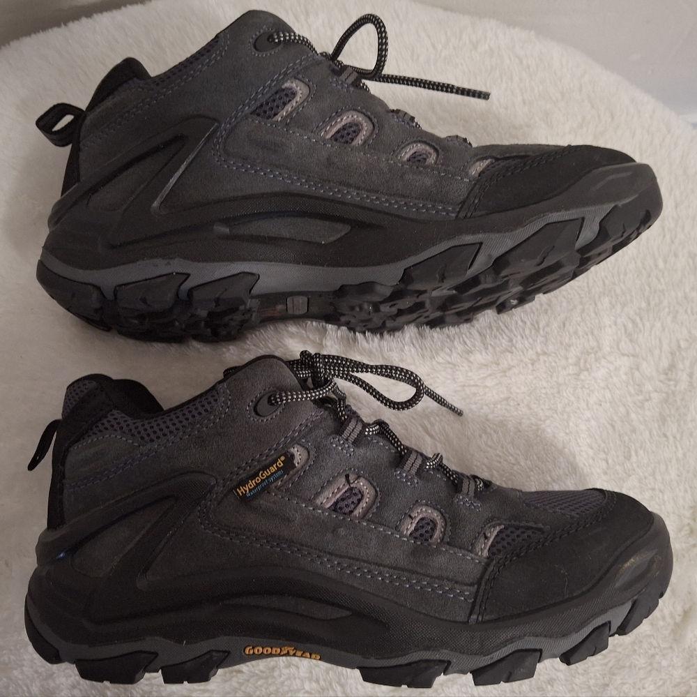 Black and Gray Men's Newland Rockrooster Boots Size 10.